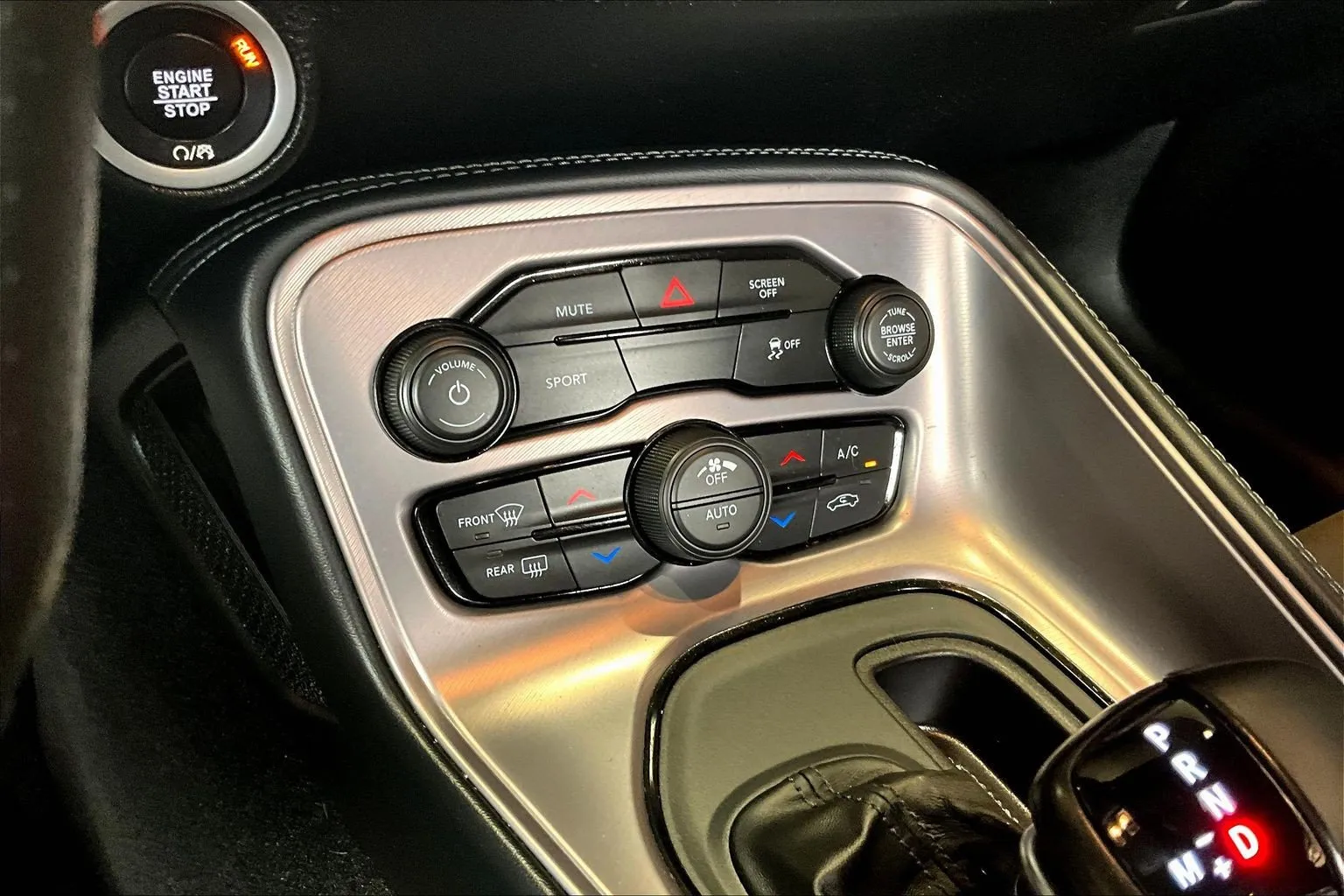 Dodge Challenger photo 16