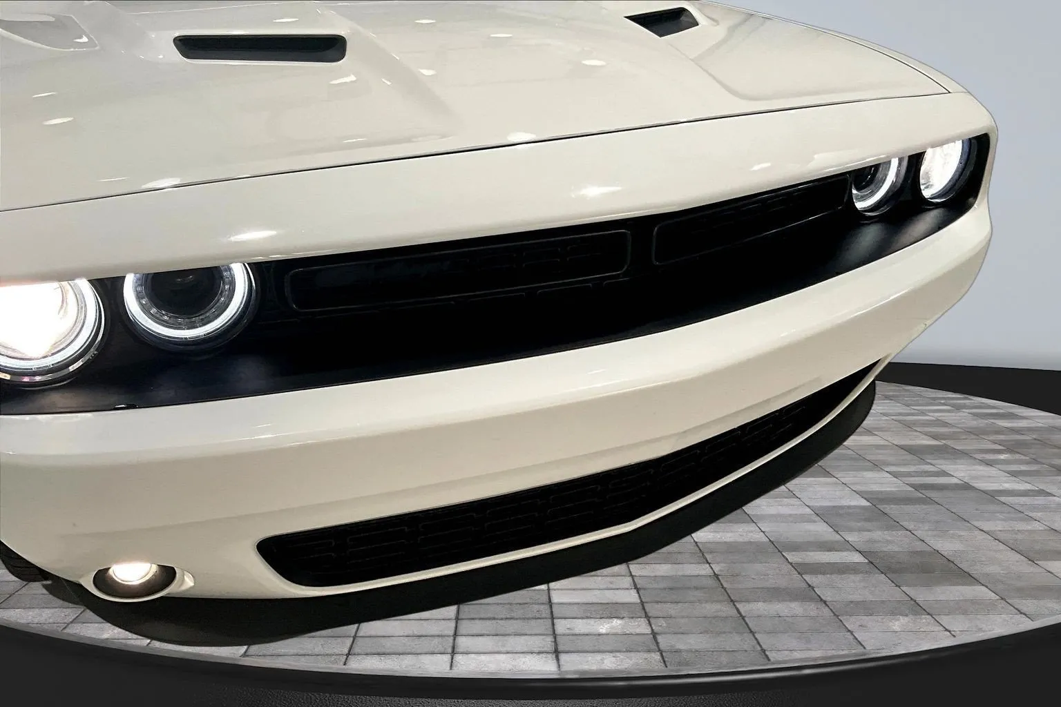 Dodge Challenger photo 31