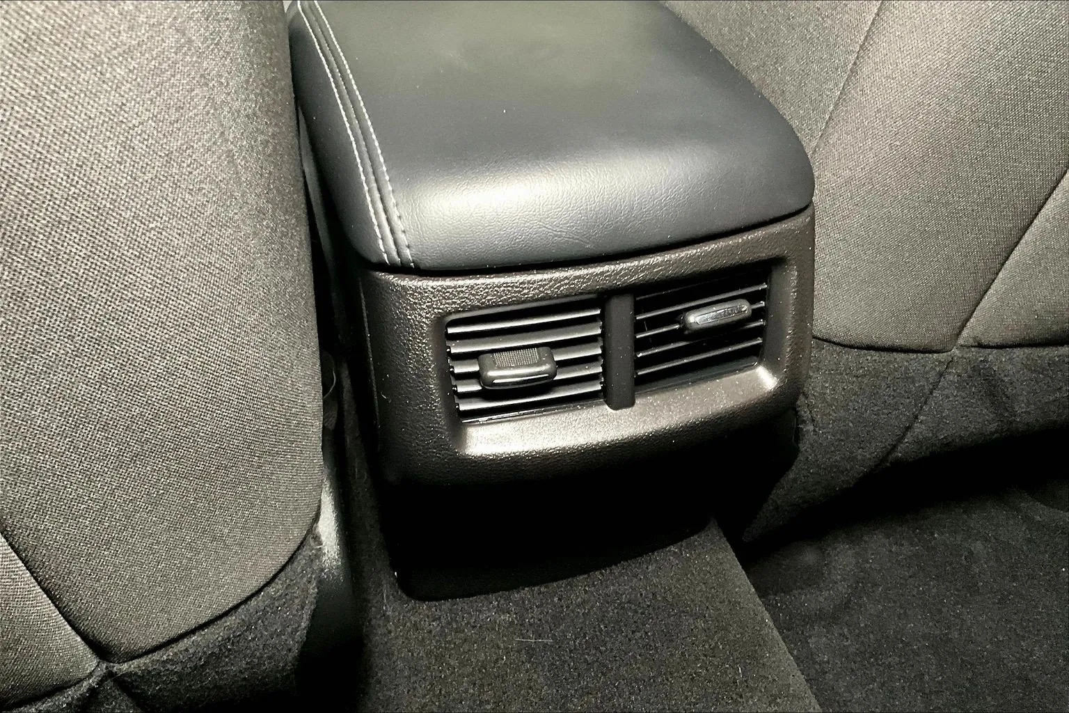 Dodge Challenger photo 11