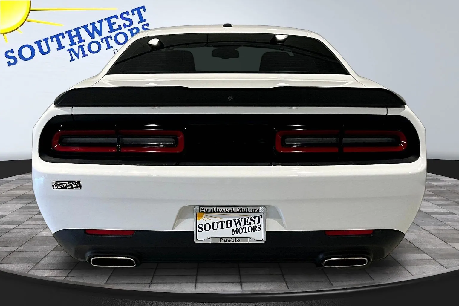 Dodge Challenger photo 6