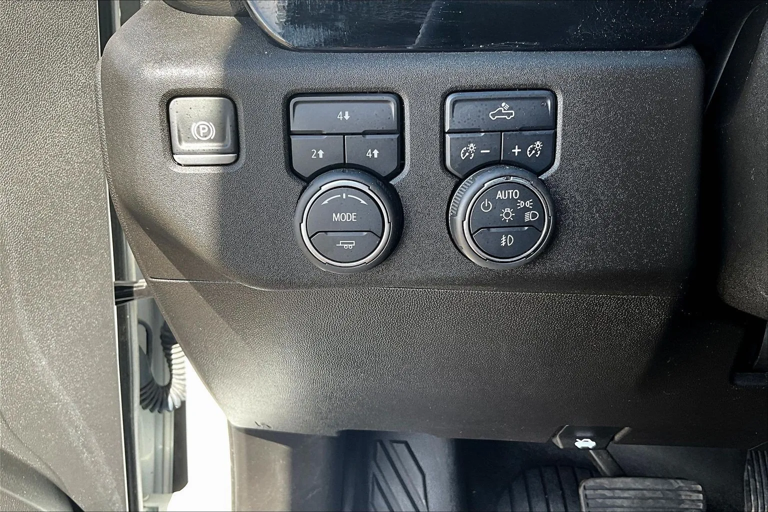 Chevrolet Silverado photo 18