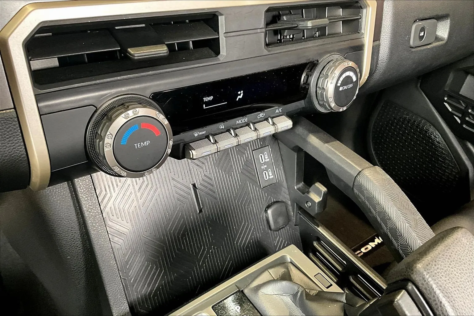 Toyota Tacoma photo 17