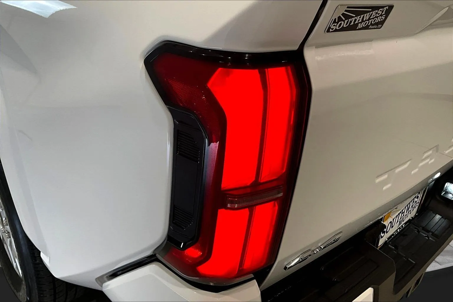 Toyota Tacoma photo 25