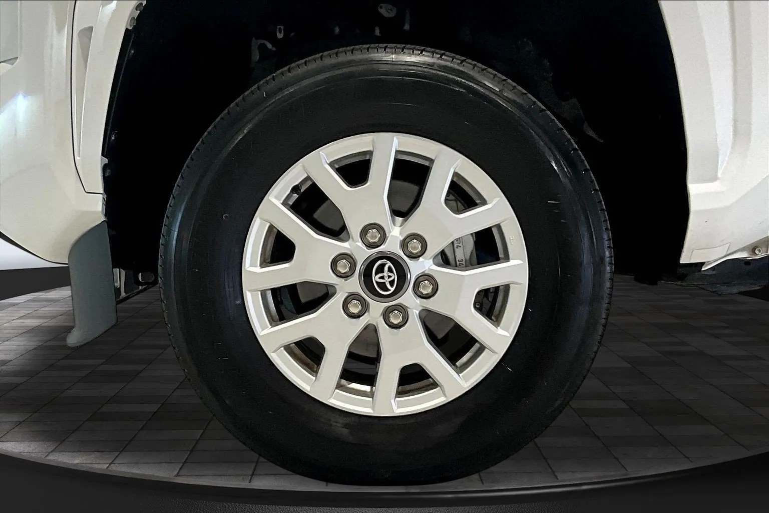 Toyota Tacoma photo 35