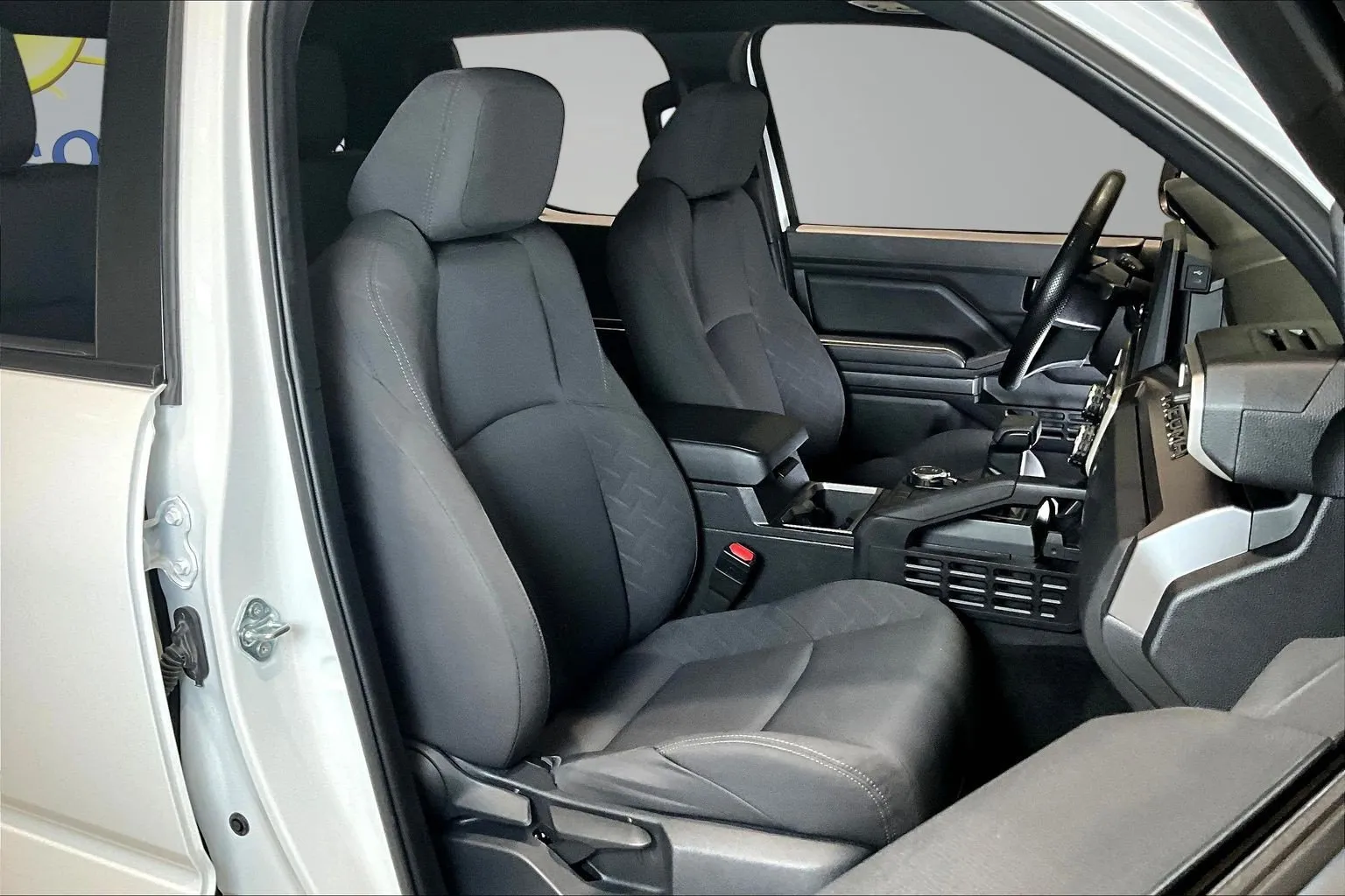 Toyota Tacoma photo 31