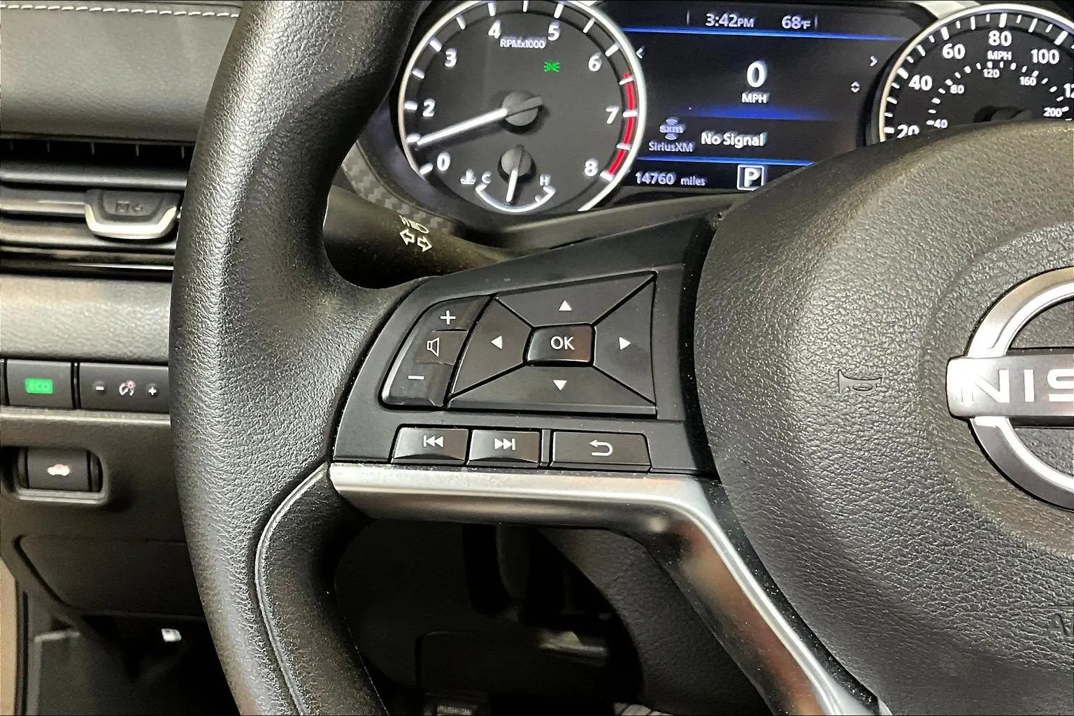 Nissan Sentra photo 12