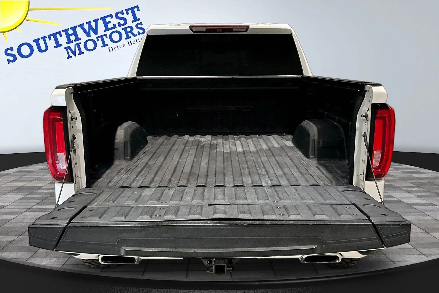 GMC Sierra photo 8