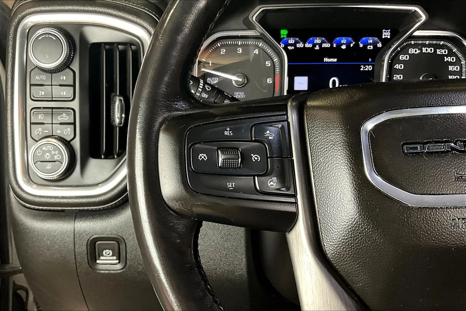 GMC Sierra photo 13