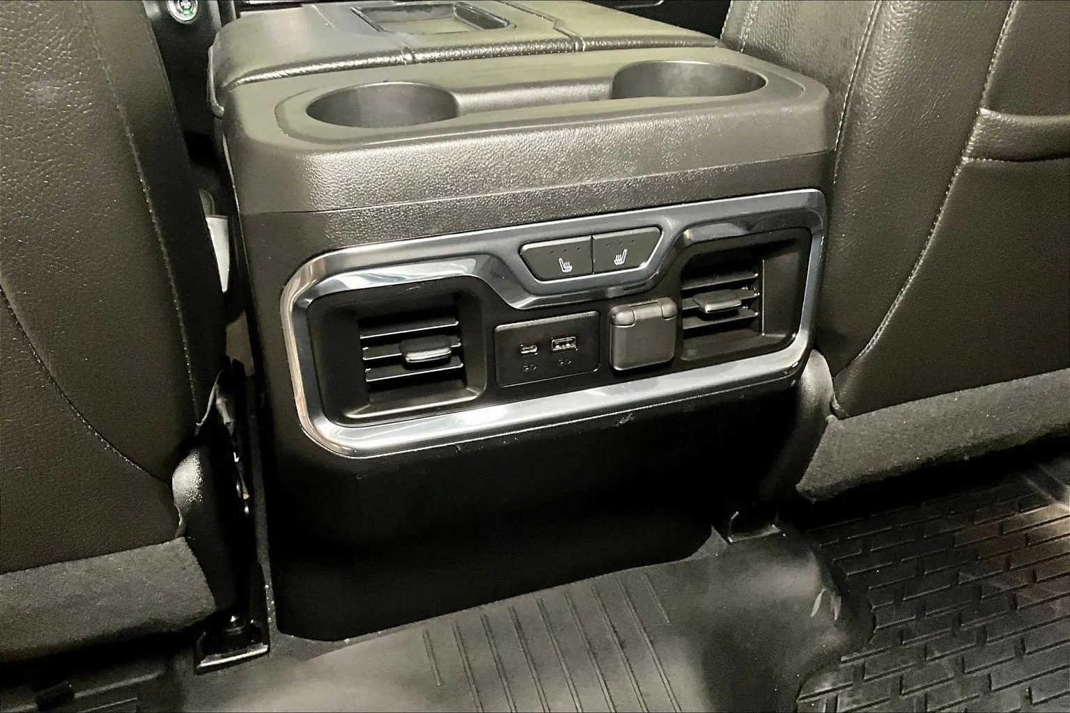 GMC Sierra photo 12