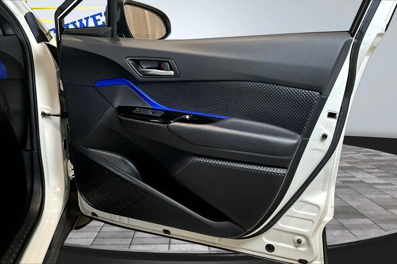 Toyota C-HR photo 27