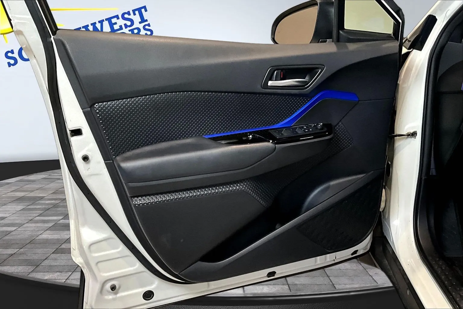 Toyota C-HR photo 20