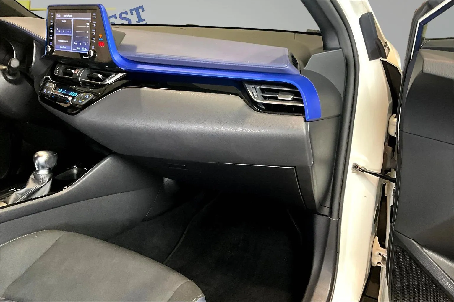 Toyota C-HR photo 25