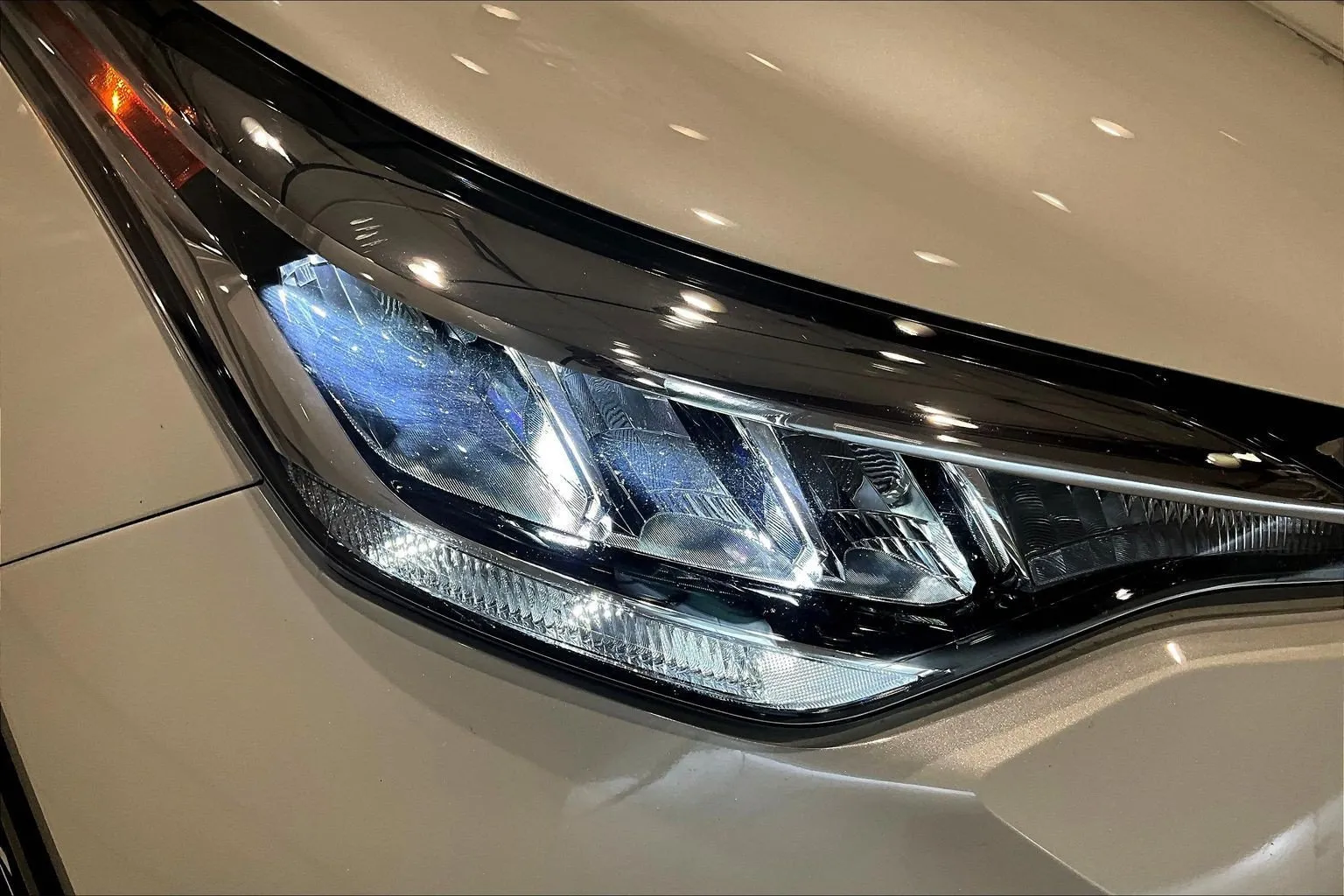 Toyota C-HR photo 31