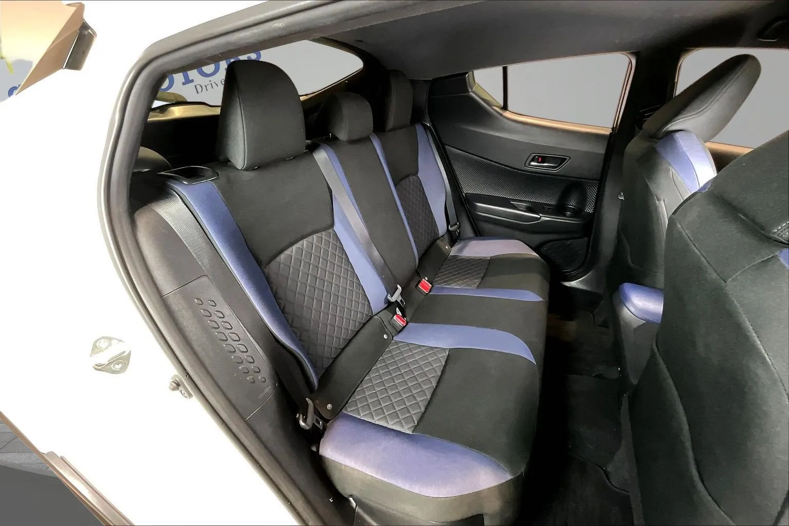 Toyota C-HR photo 24