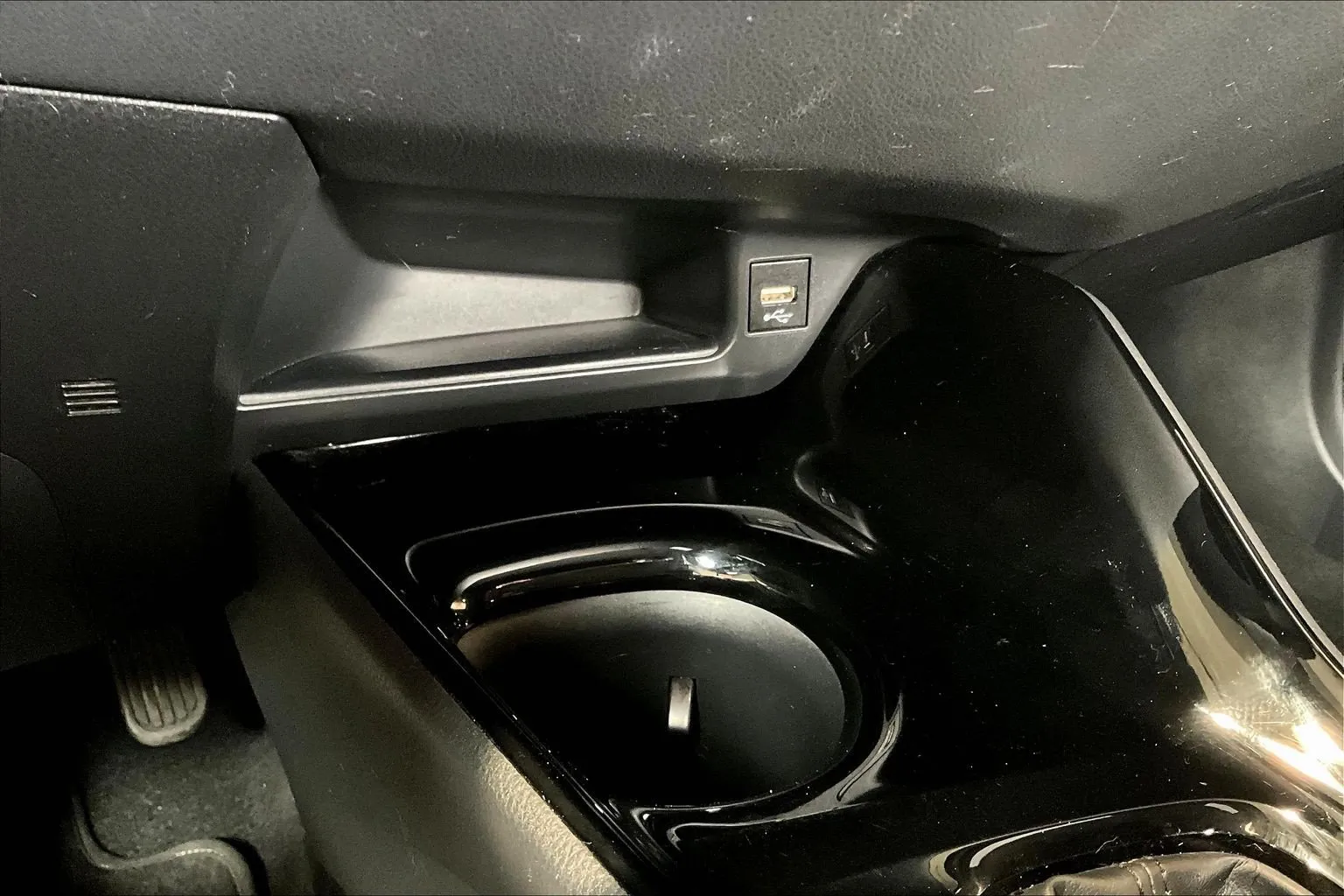 Toyota C-HR photo 16