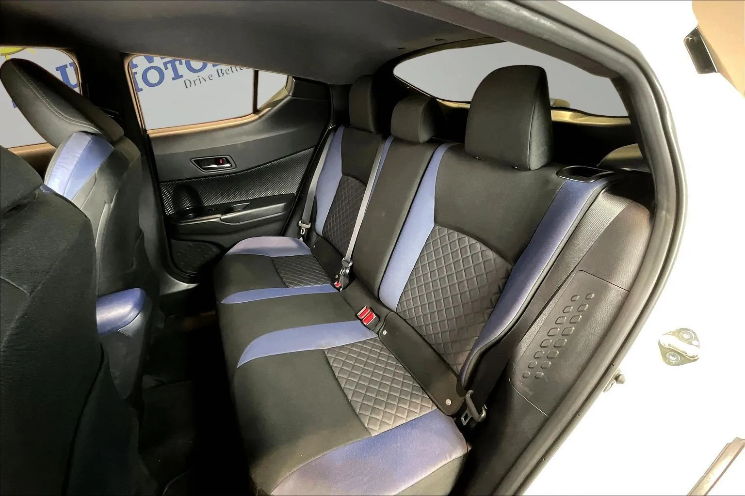 Toyota C-HR photo 22