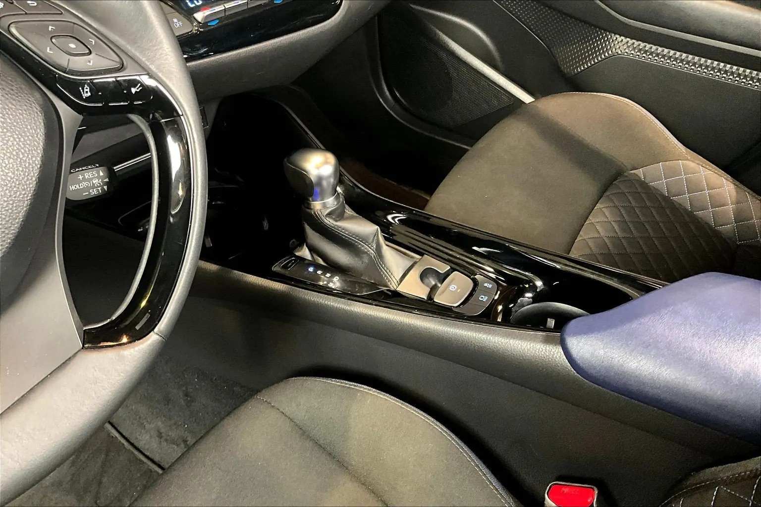 Toyota C-HR photo 18