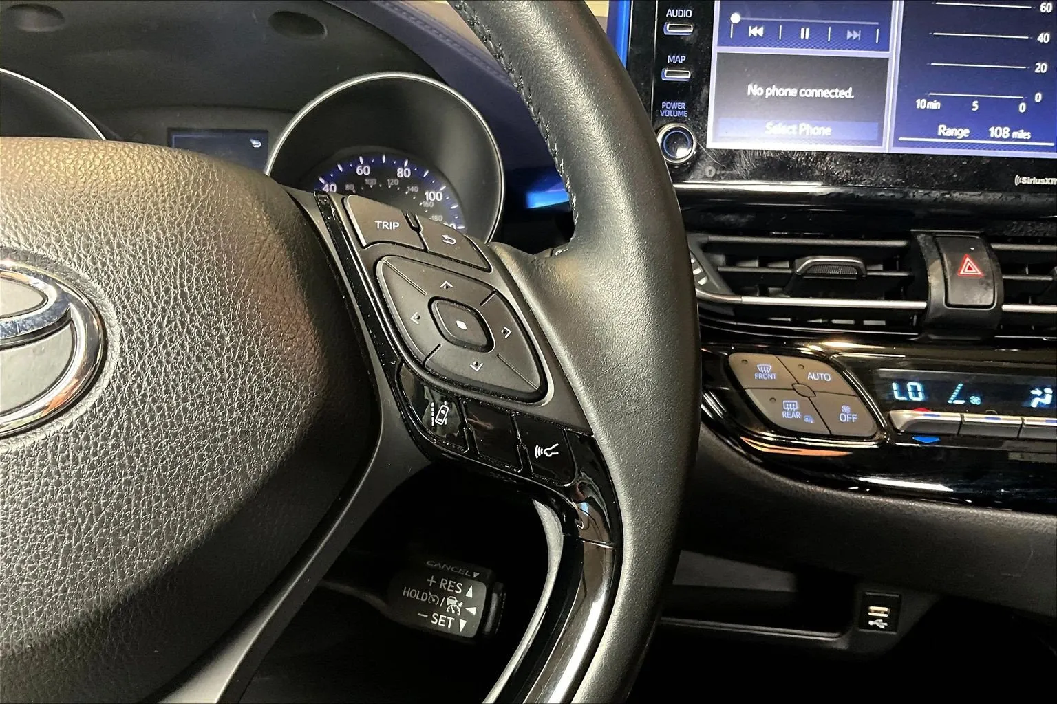 Toyota C-HR photo 13