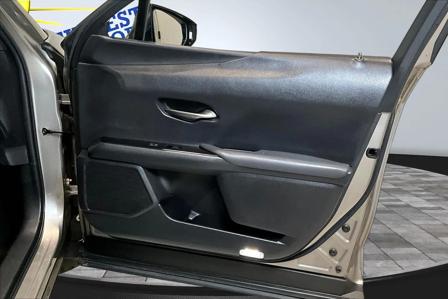 Lexus UX photo 27