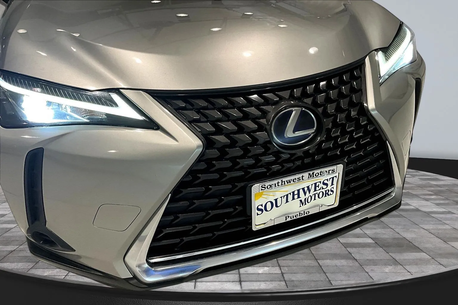 Lexus UX photo 32
