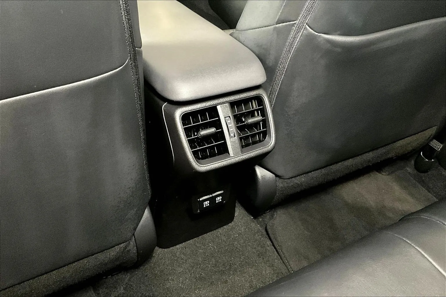 Lexus UX photo 11
