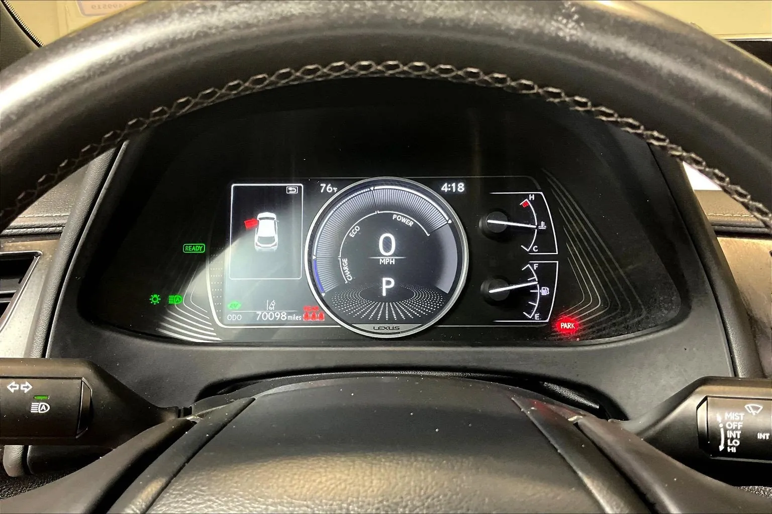 Lexus UX photo 14