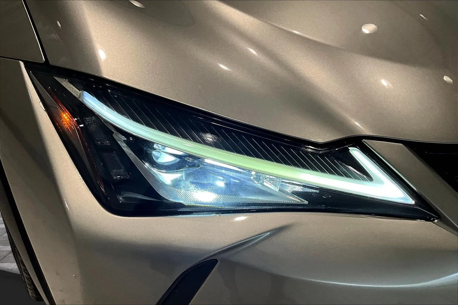 Lexus UX photo 31