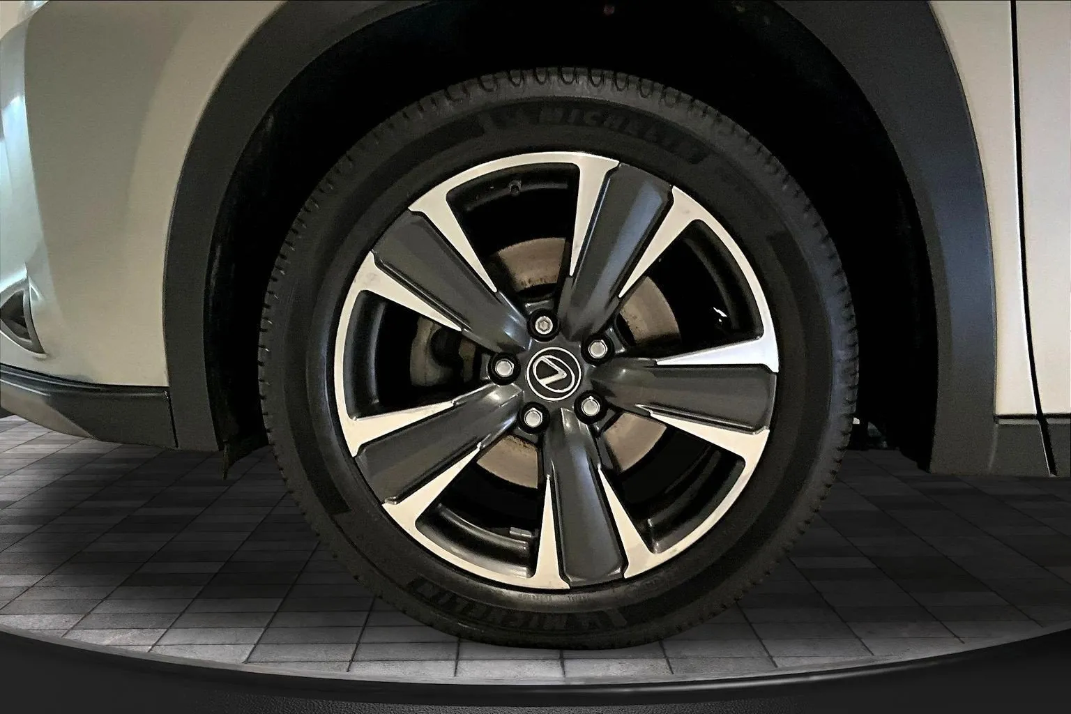 Lexus UX photo 33