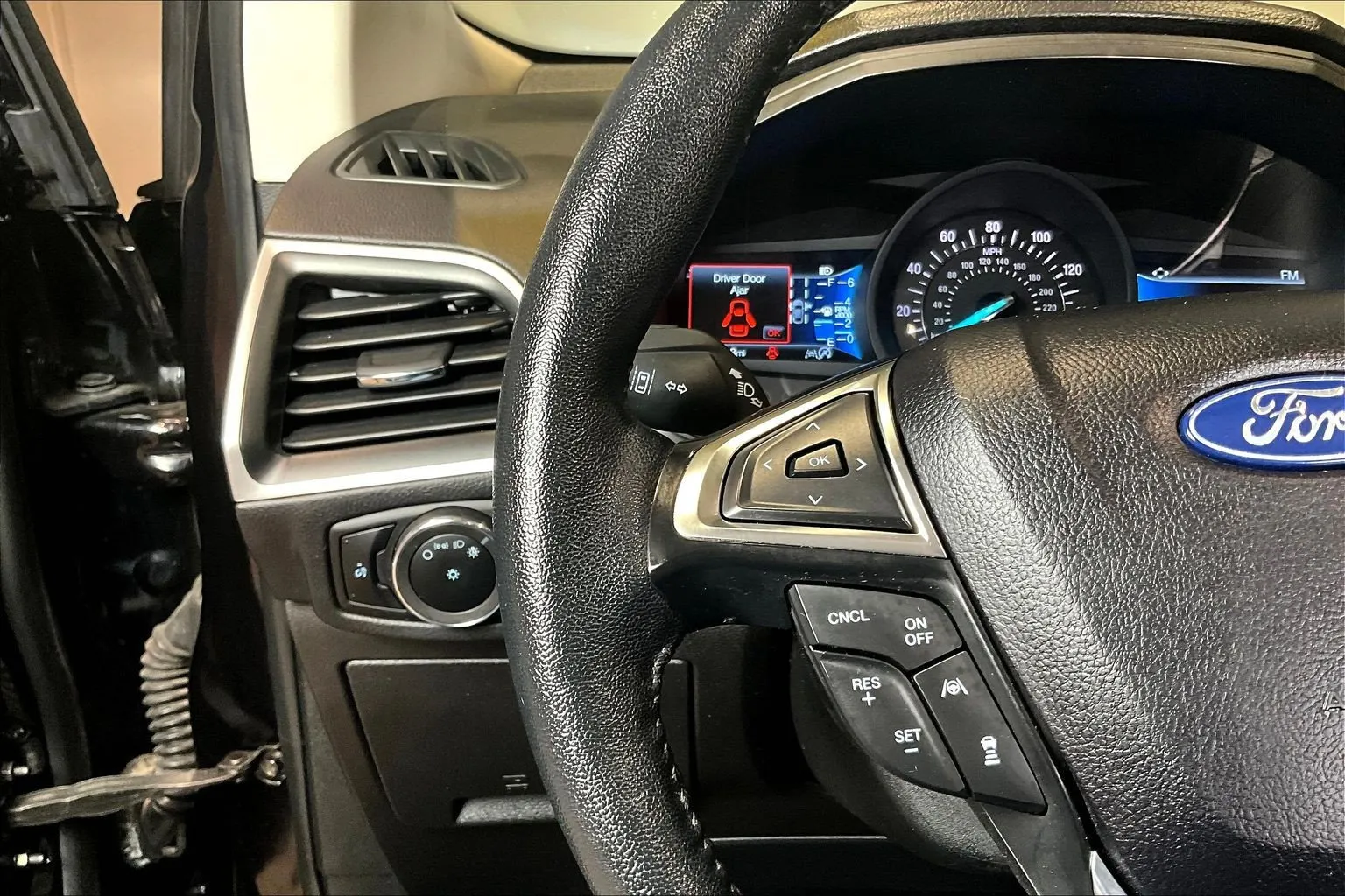 Ford Edge photo 12