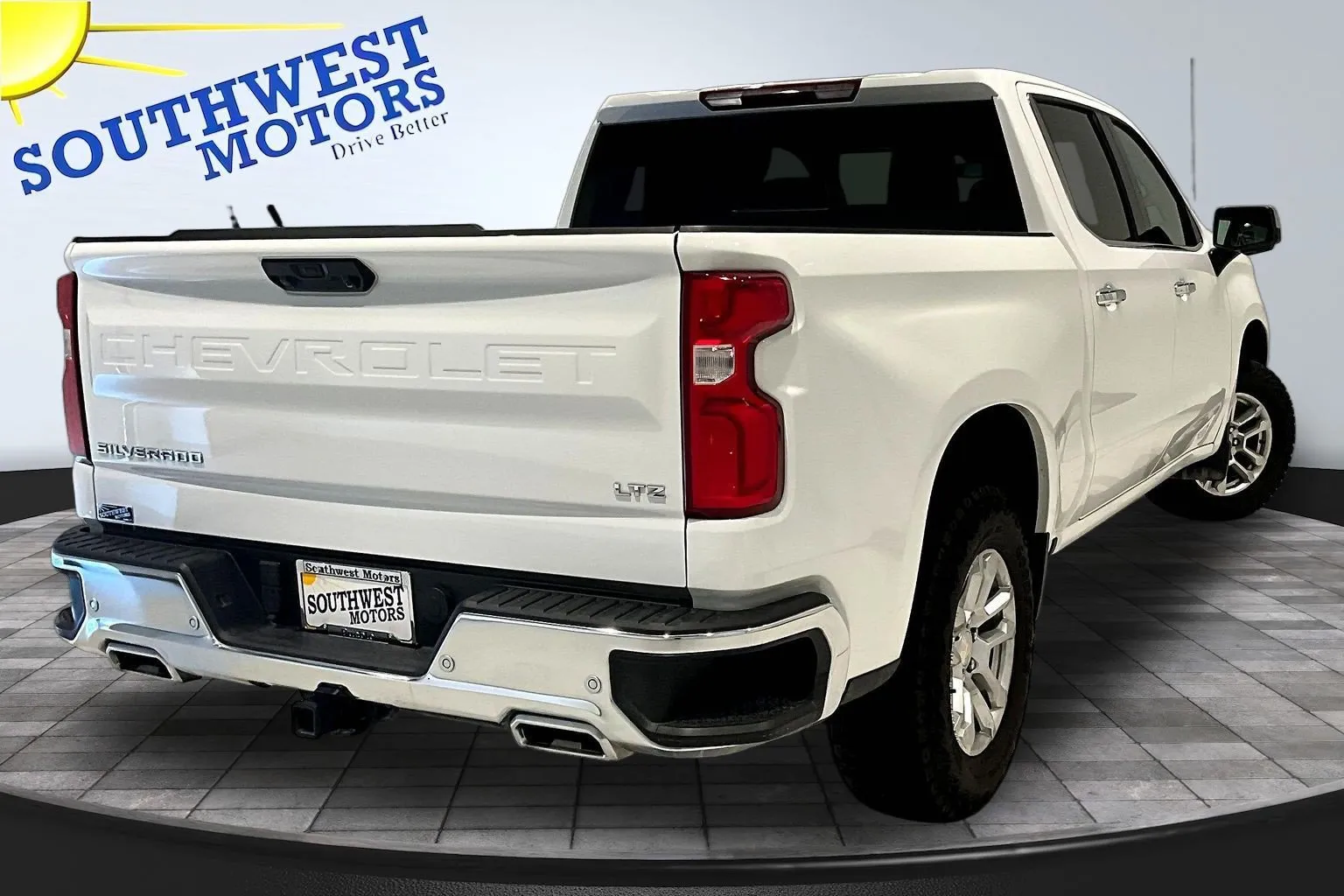 Chevrolet Silverado photo 7