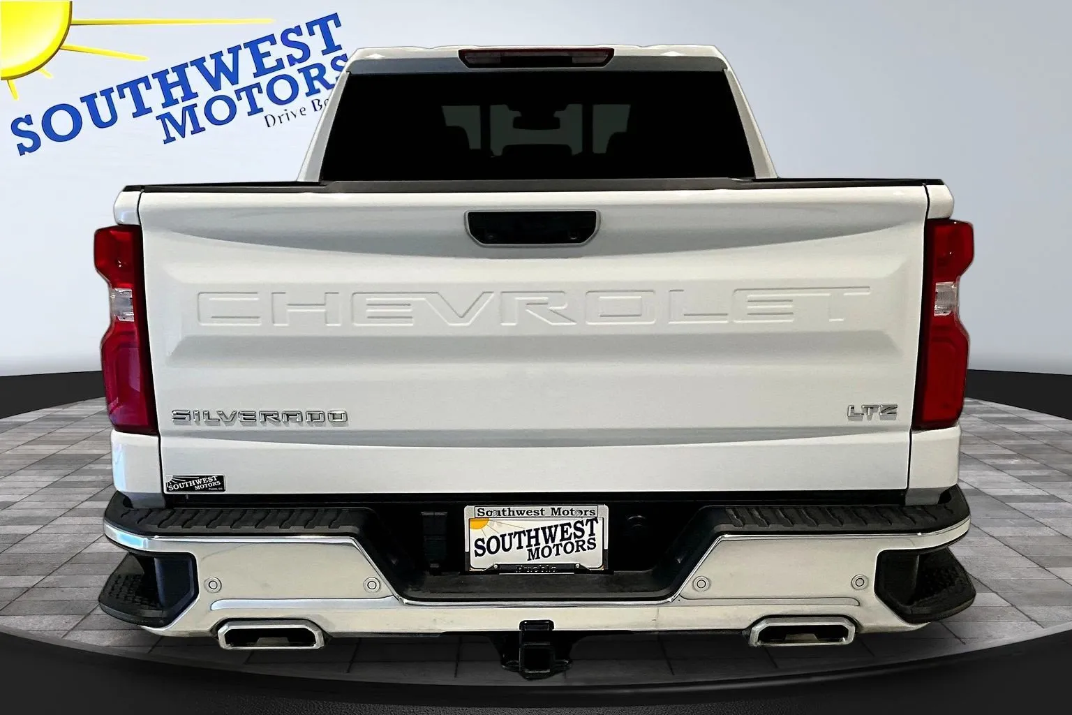 Chevrolet Silverado photo 6