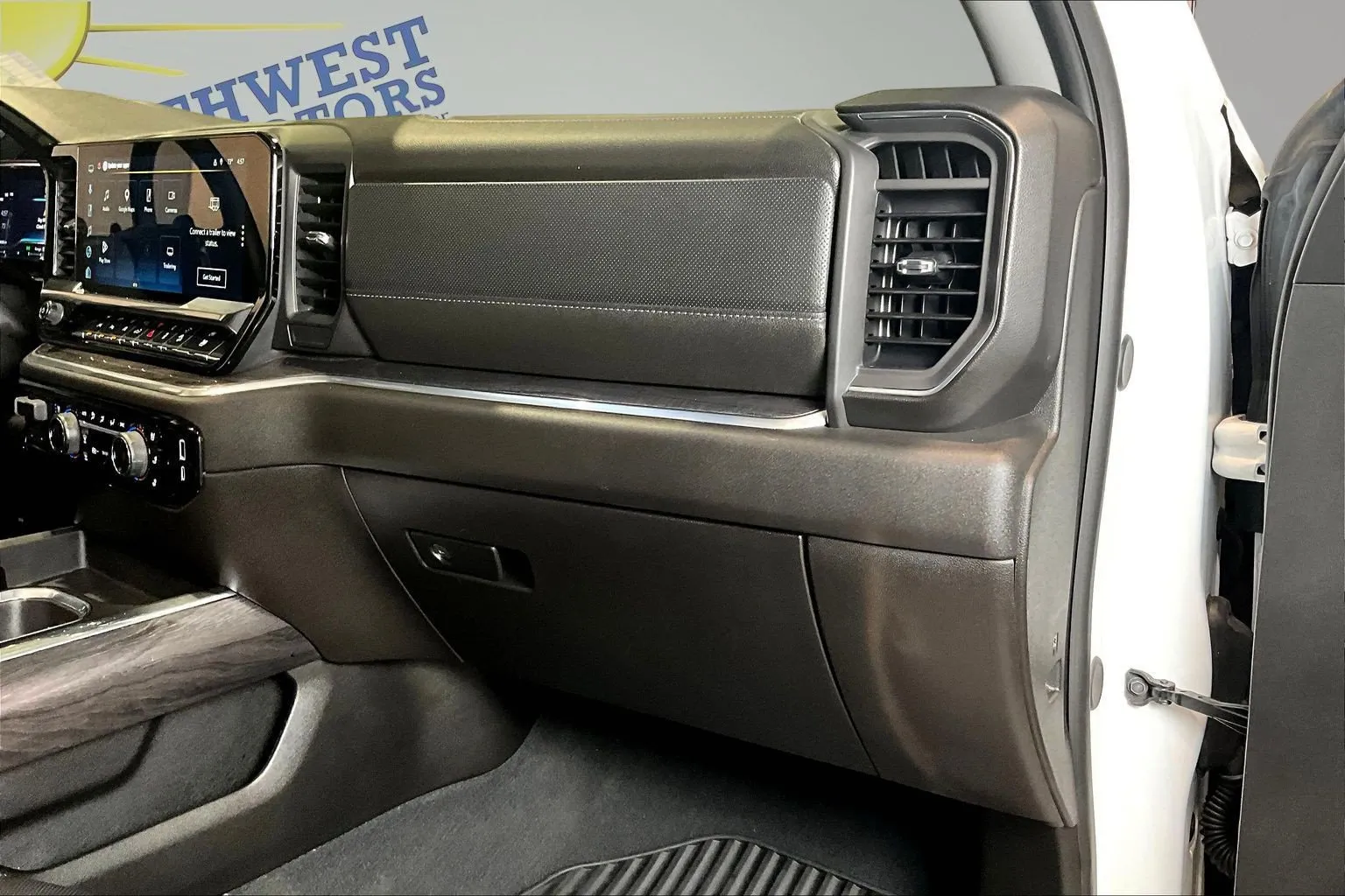 Chevrolet Silverado photo 28