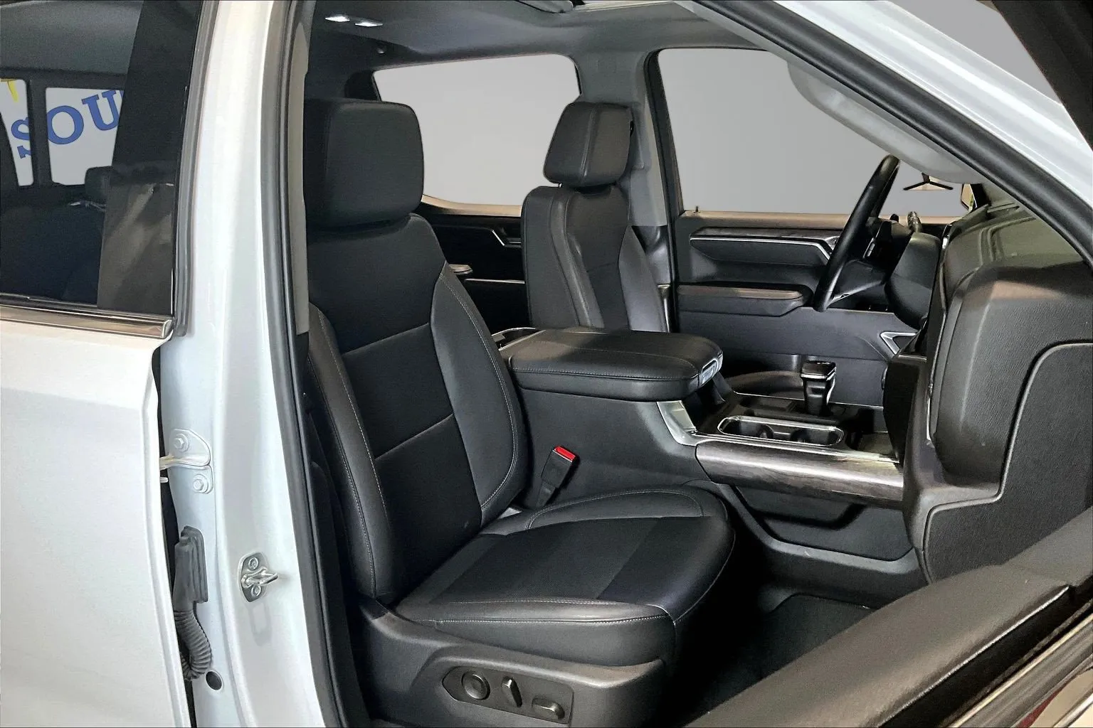 Chevrolet Silverado photo 31