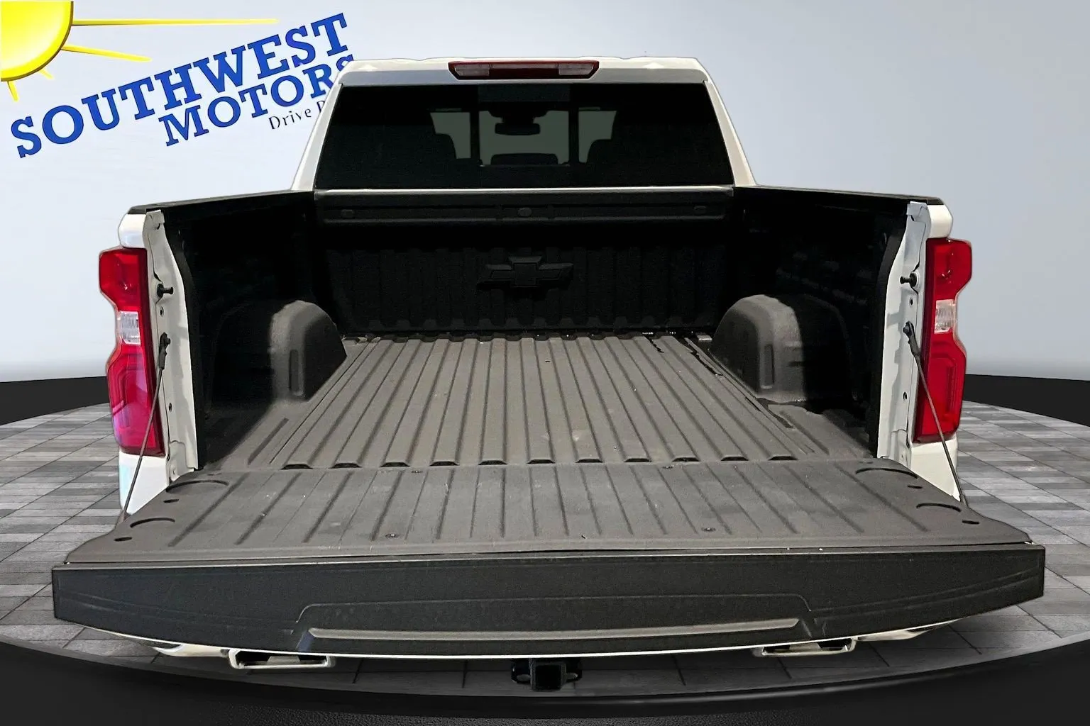 Chevrolet Silverado photo 8