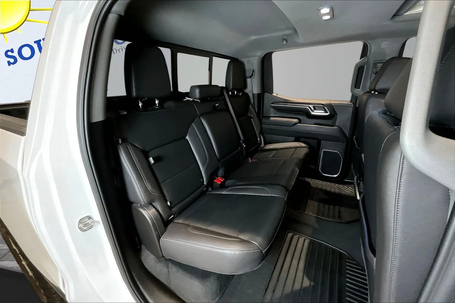 Chevrolet Silverado photo 27