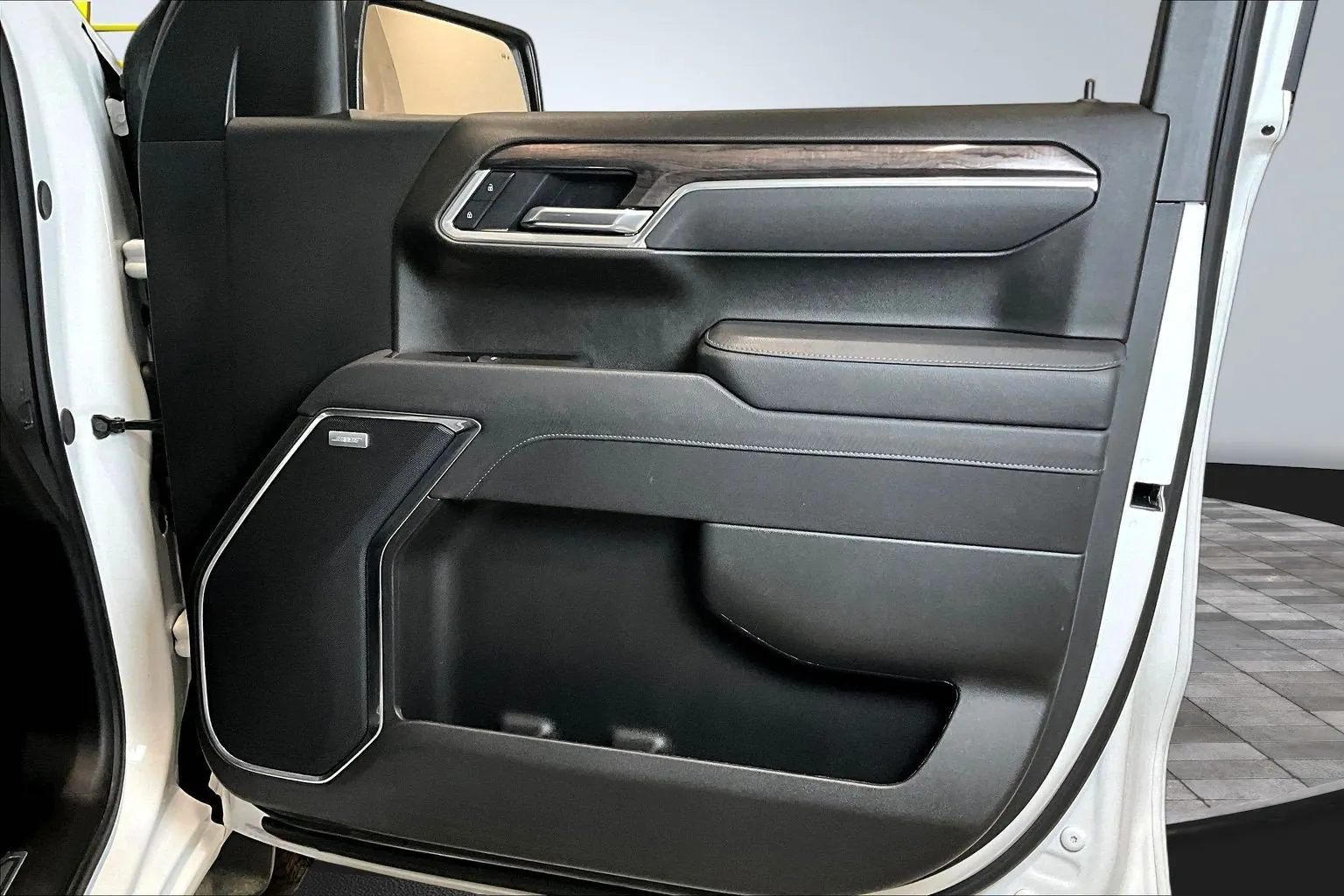 Chevrolet Silverado photo 30
