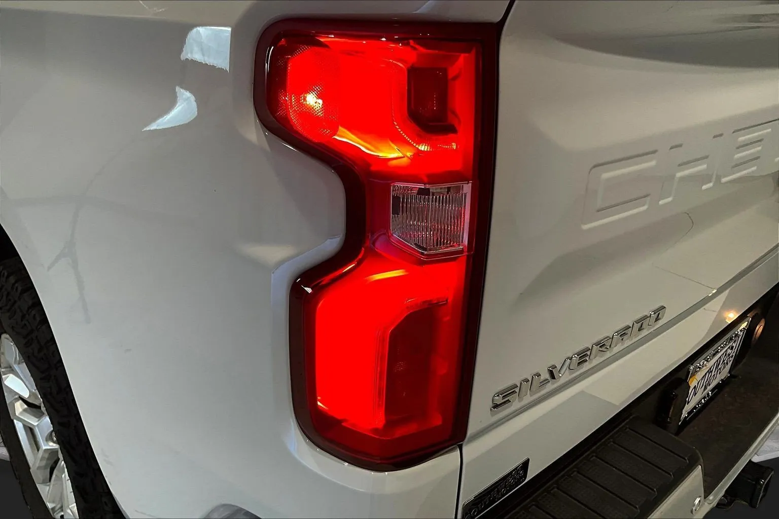 Chevrolet Silverado photo 25