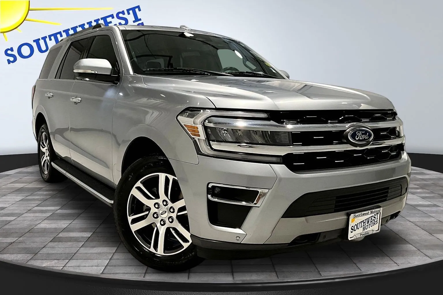 Ford Expedition photo 3