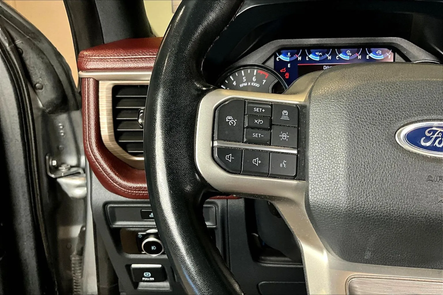 Ford Expedition photo 12