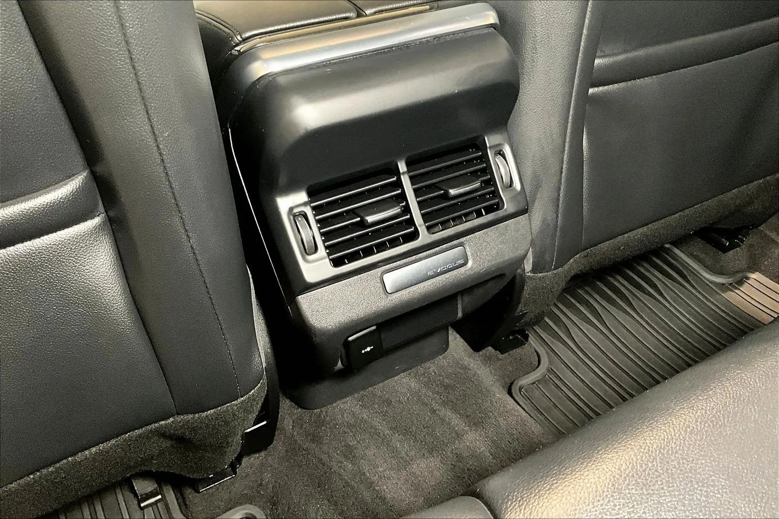 Land Rover Range Rover Evoque photo 11