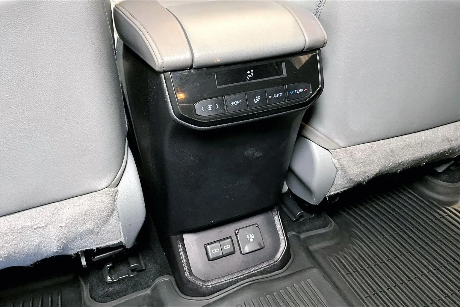 Toyota Highlander photo 11