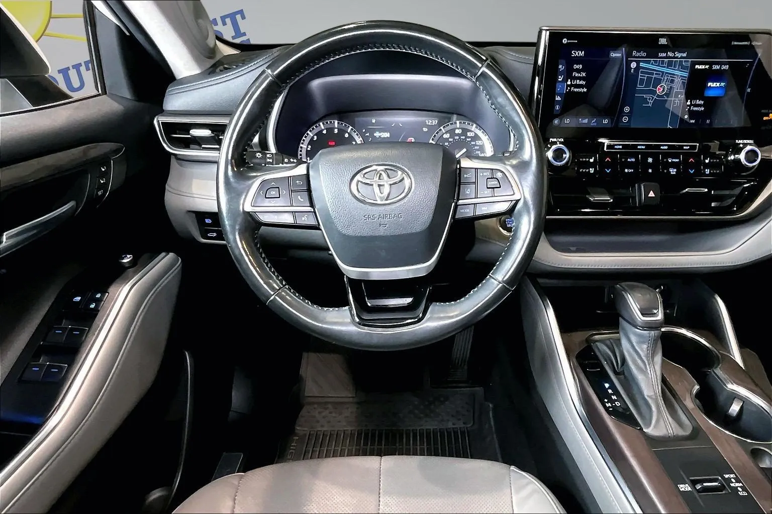 Toyota Highlander photo 9