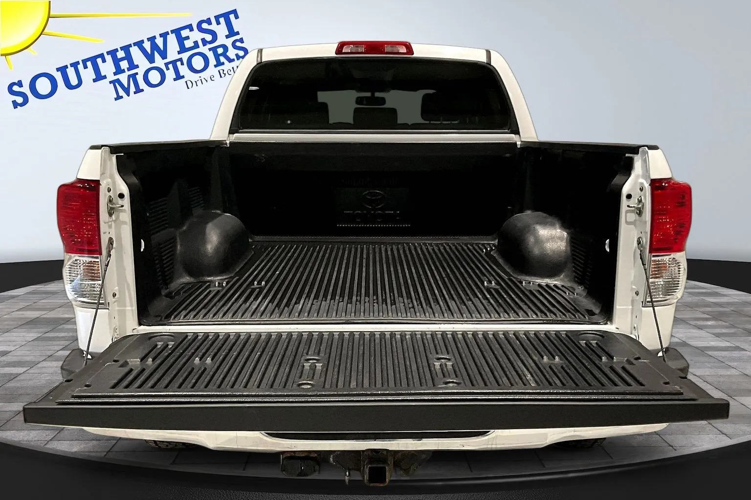 Toyota Tundra photo 8