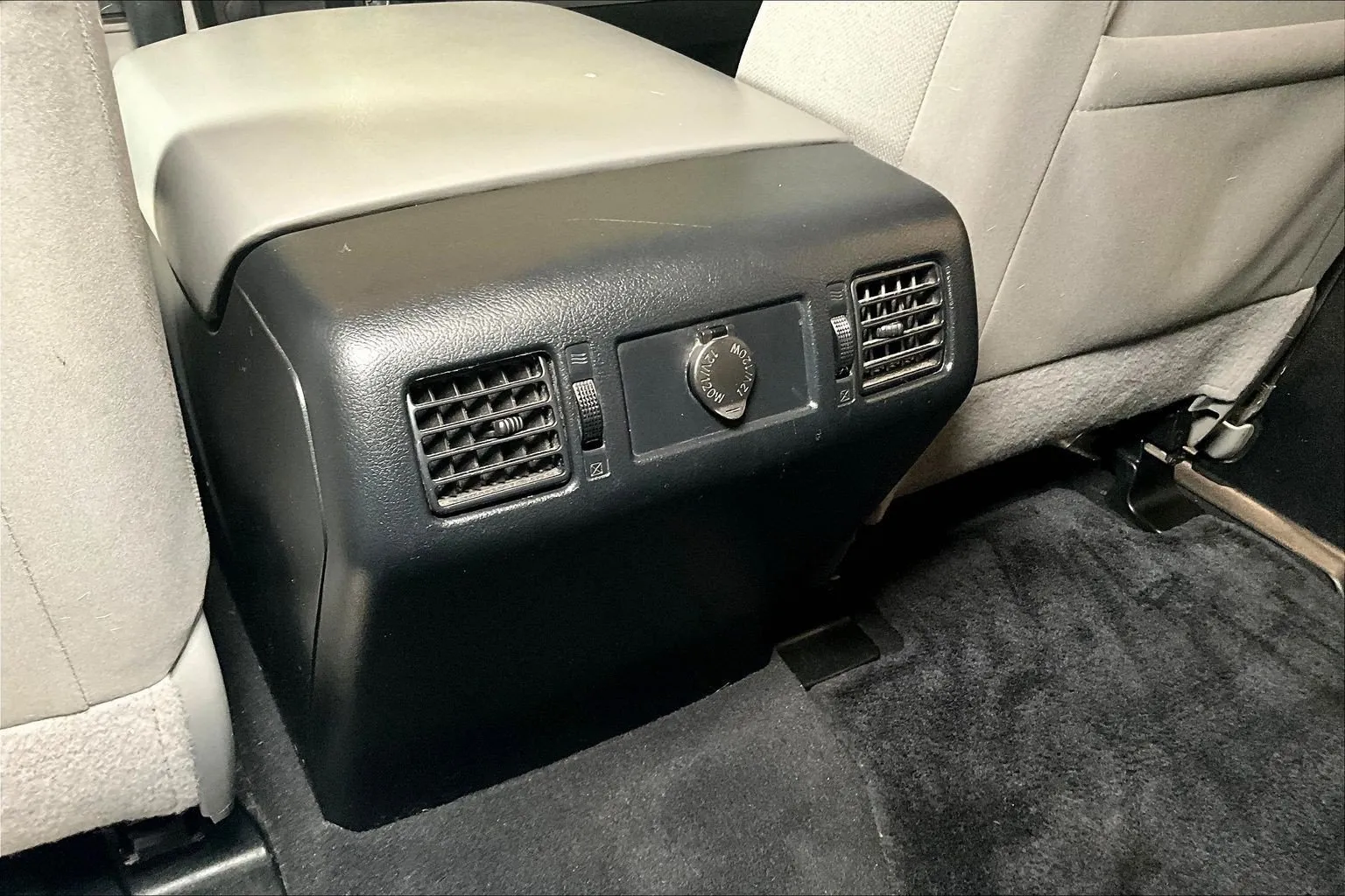 Toyota Tundra photo 12