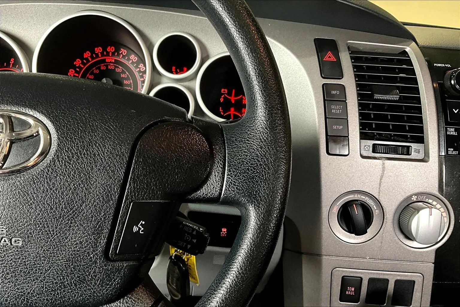 Toyota Tundra photo 14