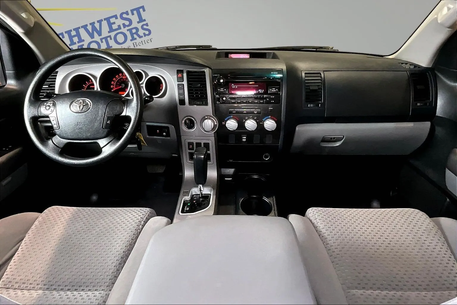Toyota Tundra photo 9