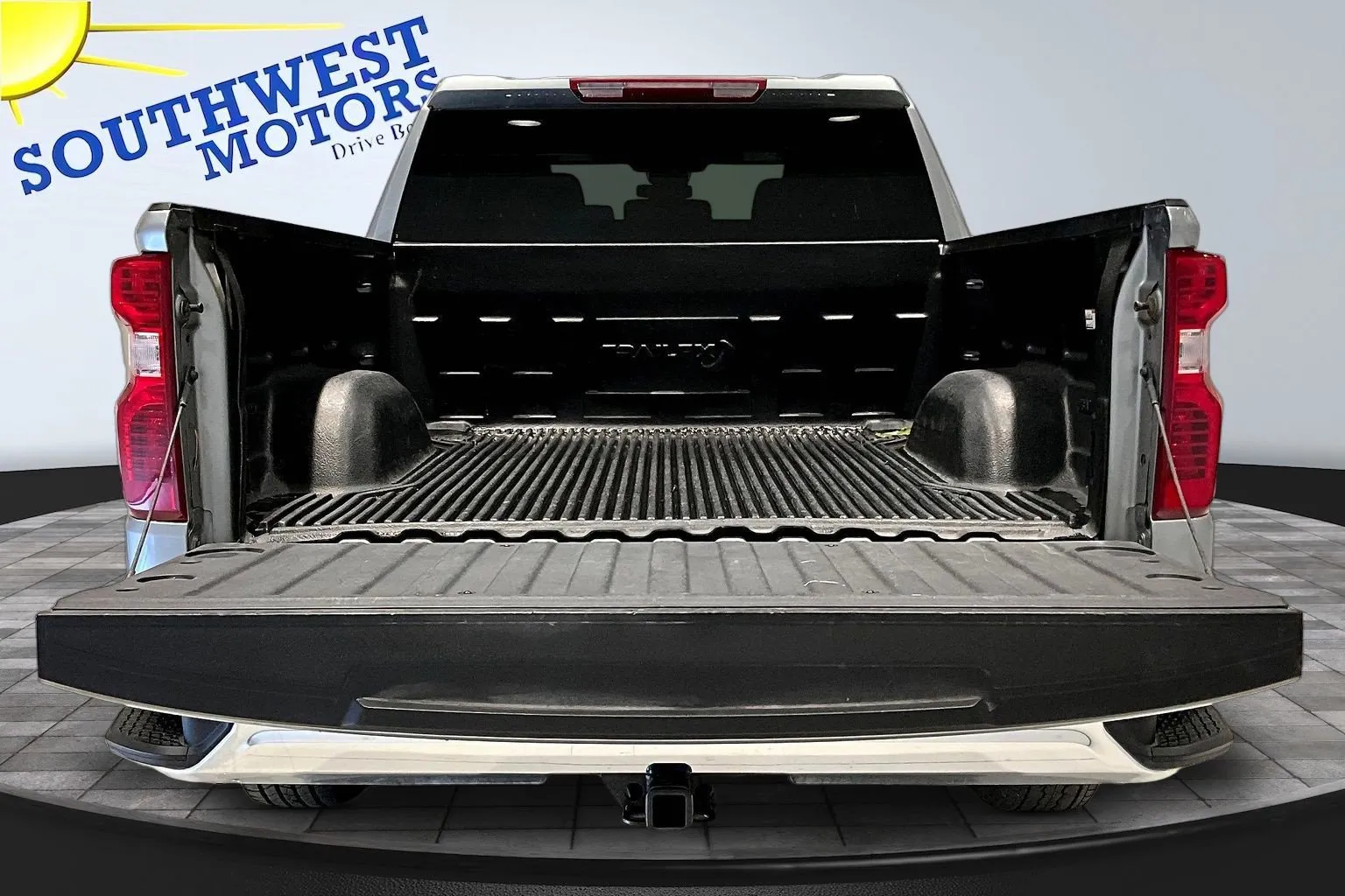Chevrolet Silverado photo 8
