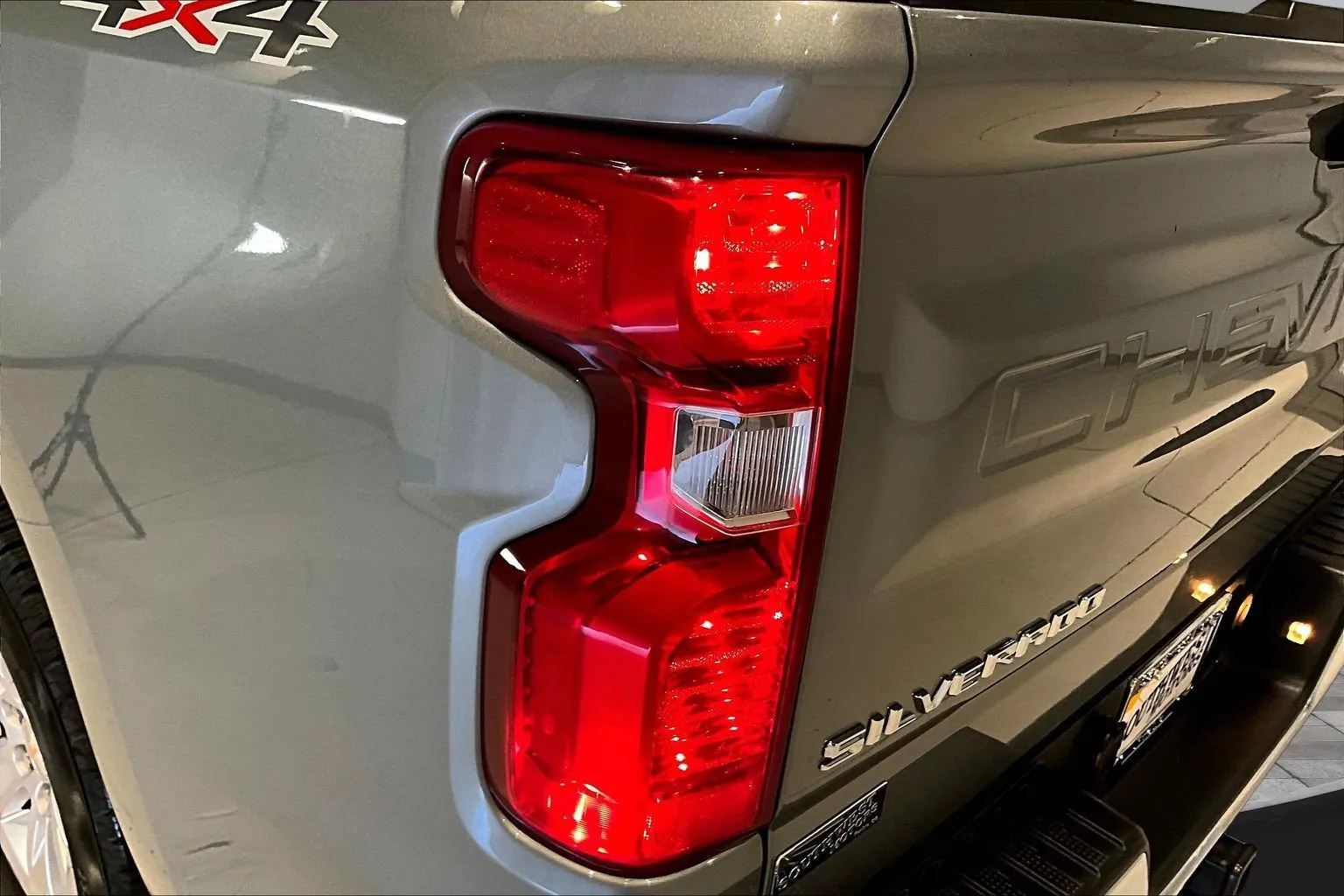 Chevrolet Silverado photo 25