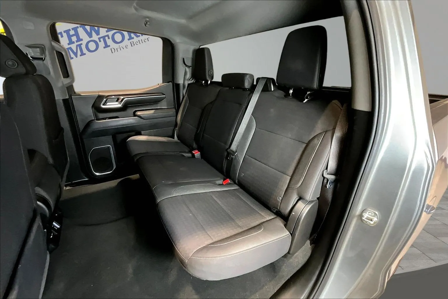Chevrolet Silverado photo 24