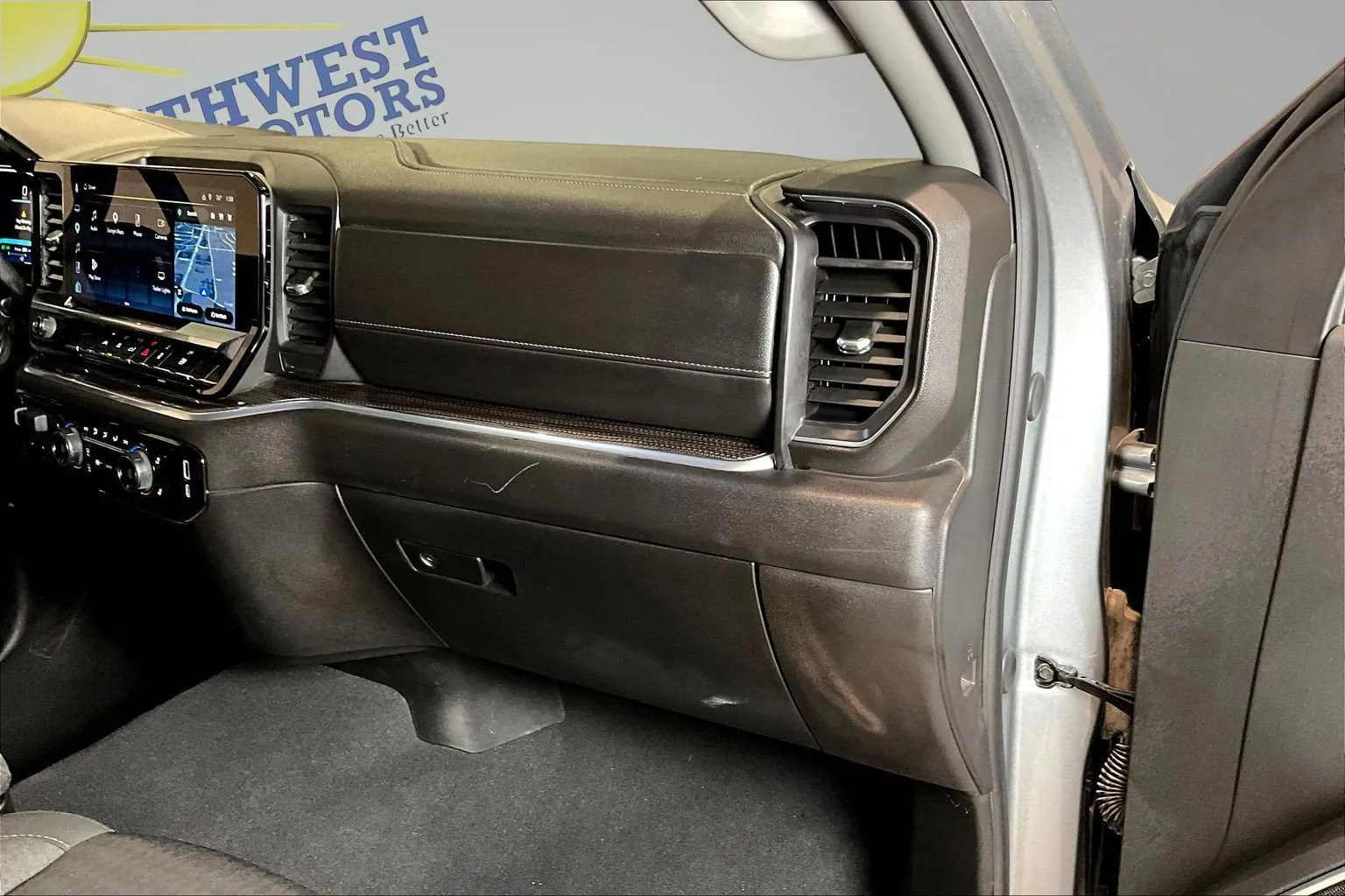 Chevrolet Silverado photo 28